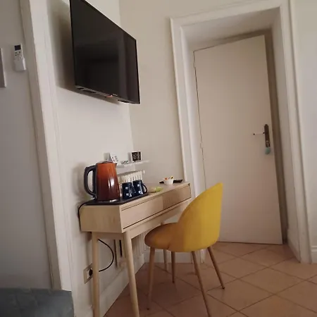 Oda ve Kahvaltı Domus Duomo 4*